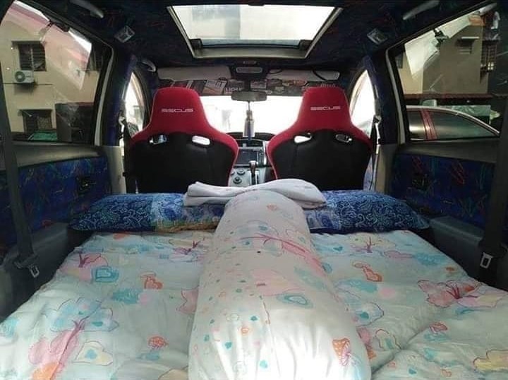 7 Inspirasi bikin 'kamar' di mobil saat mudik, nyaman bawa anak kecil