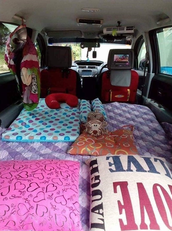7 Inspirasi bikin 'kamar' di mobil saat mudik, nyaman bawa anak kecil