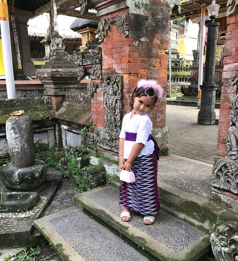 Potret 7 anak seleb kenakan baju adat Bali, gemas abis