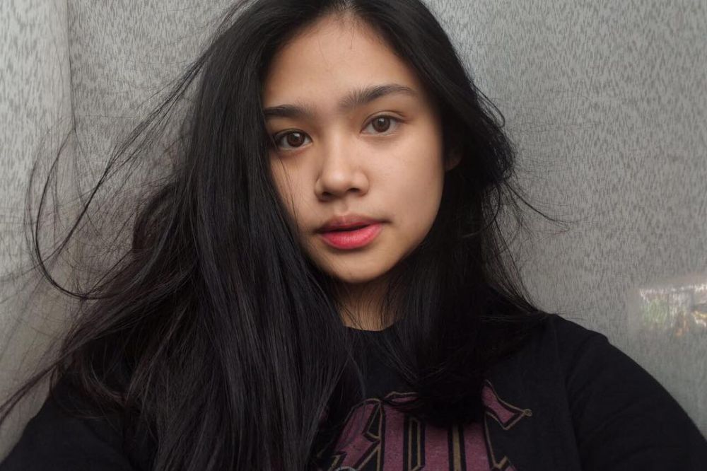 9 Penyanyi wanita ini punya anak cewek cantik jelita, buat susah kedip