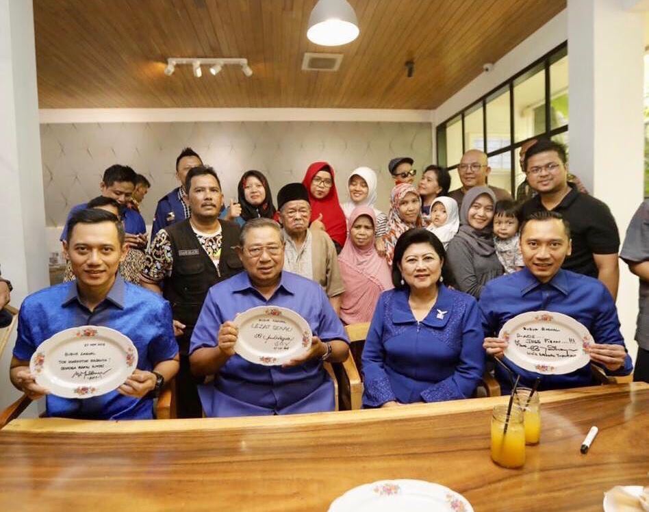6 Bukti kekompakan keluarga Ani Yudhoyono, role model siapa saja