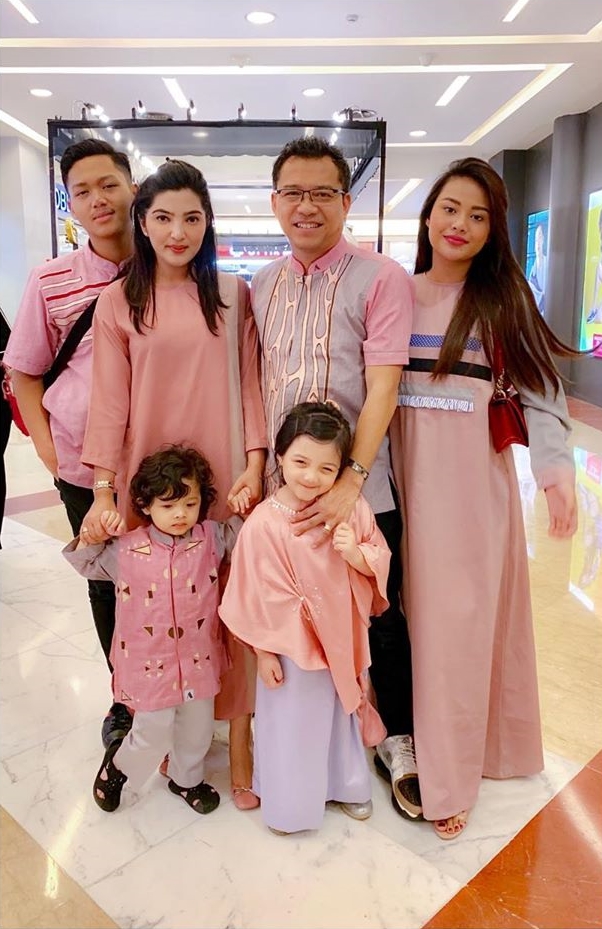 5 Seleb Indonesia ini rayakan Lebaran 2019 di luar negeri