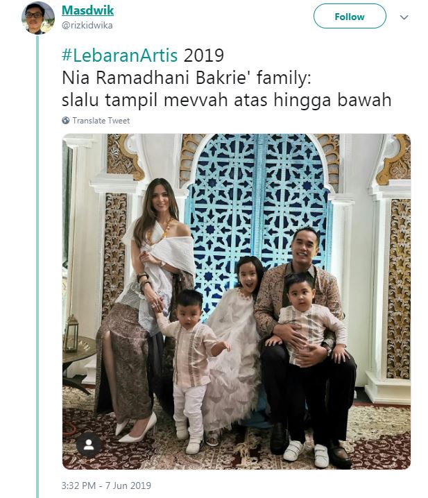 15 Review lucu seragam Lebaran seleb ala netizen ini kocak