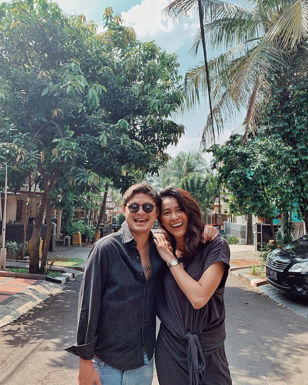 Selain Mesut Ozil, 10 pesepakbola ini jatuh ke pelukan ratu kecantikan