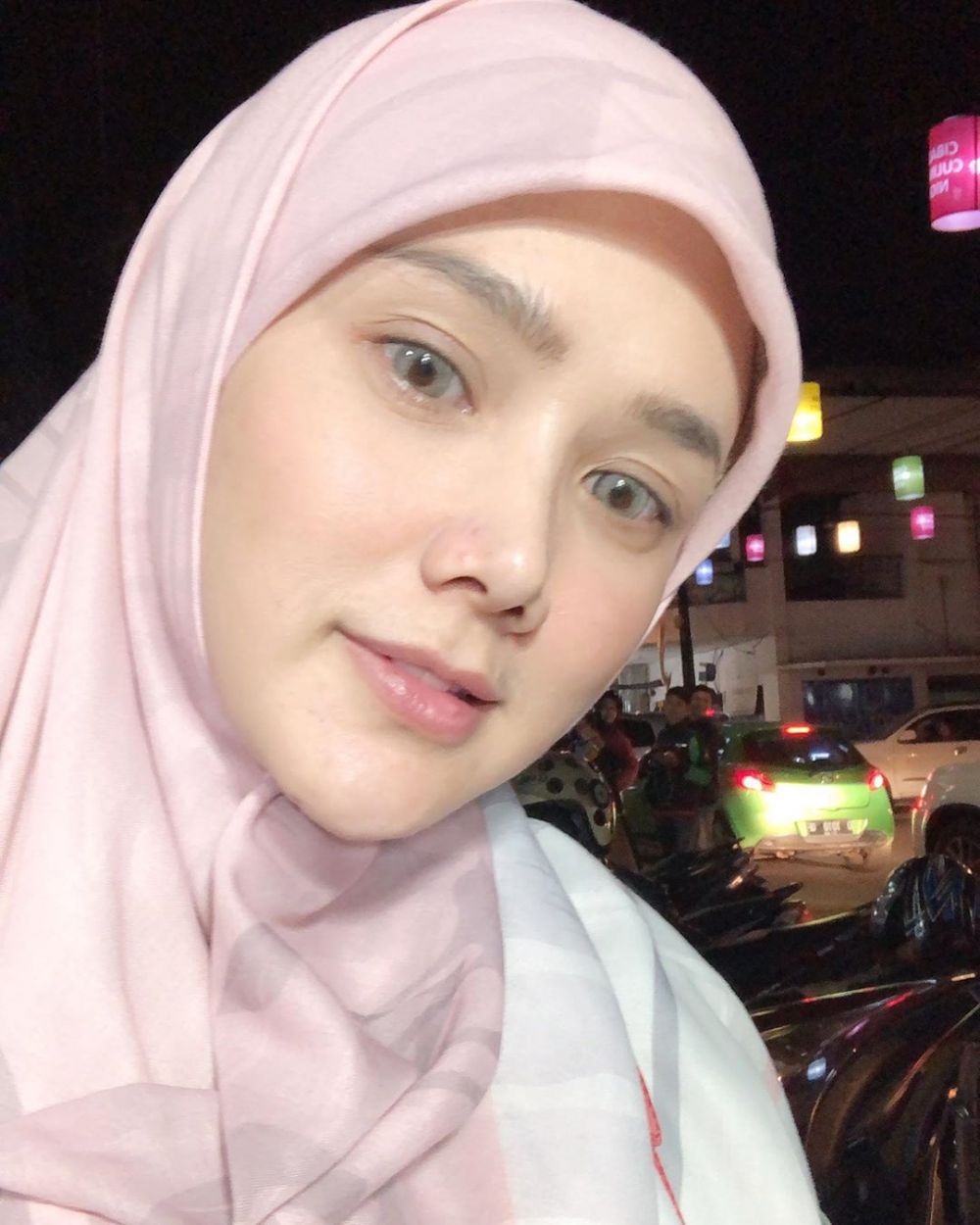Mulan Jameela curhat berat badan naik, softlens jadi sorotan
