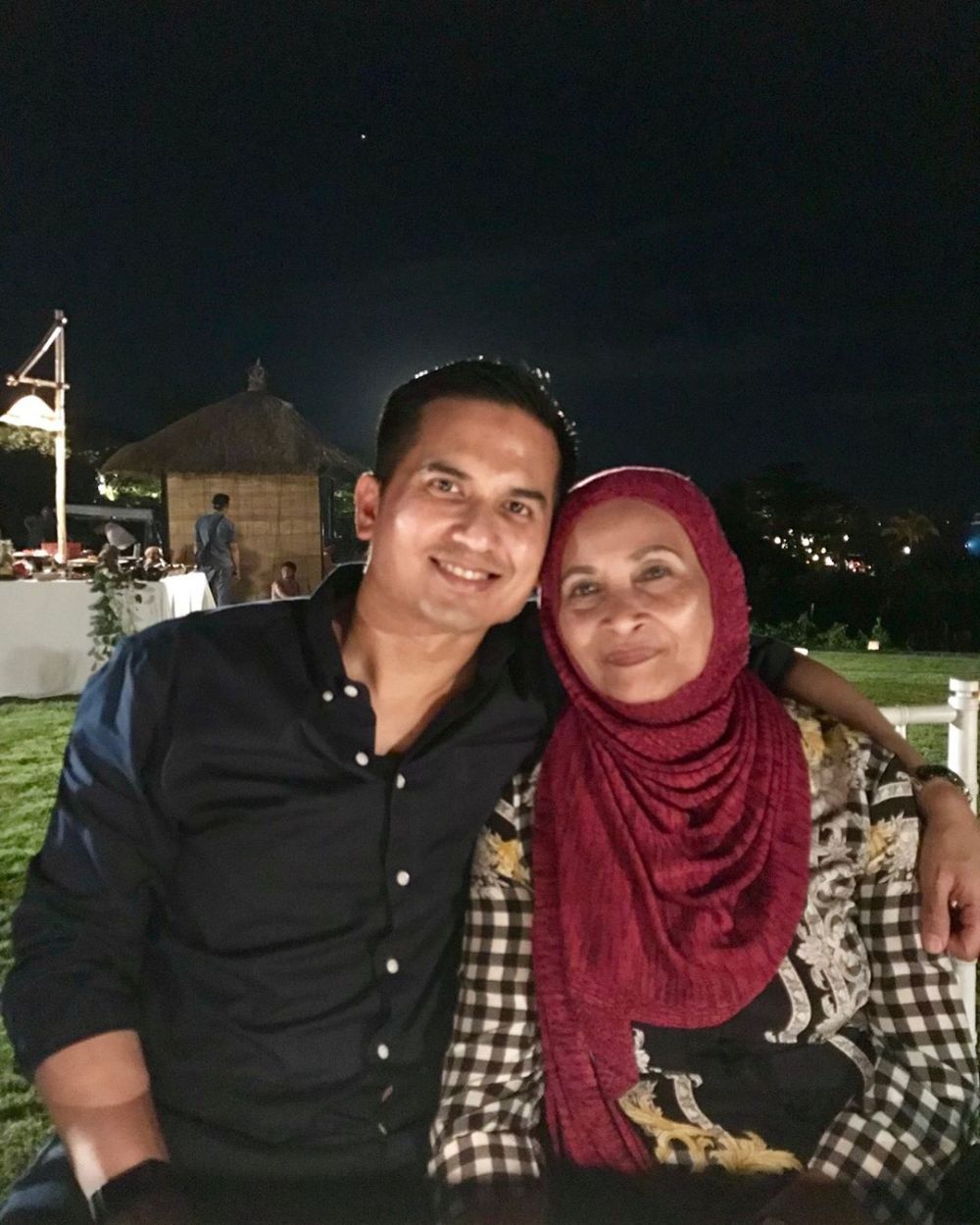 7 Momen Luna Maya liburan bareng keluarga Faisal Nasimuddin di Bali