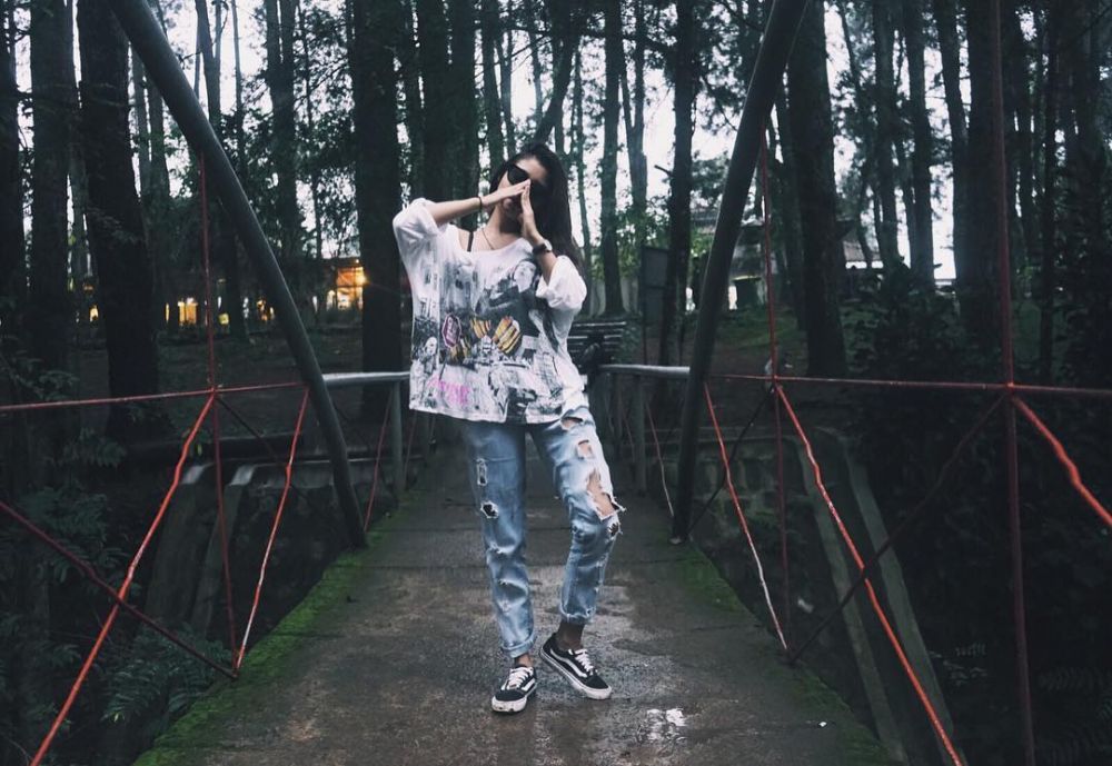 11 Gaya liburan Ghea Youbi, pedangdut muda yang curi perhatian