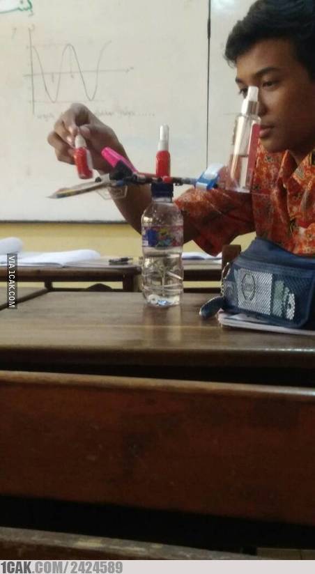11 Momen absurd cuma ada di sekolah ini bikin senyum nostalgia