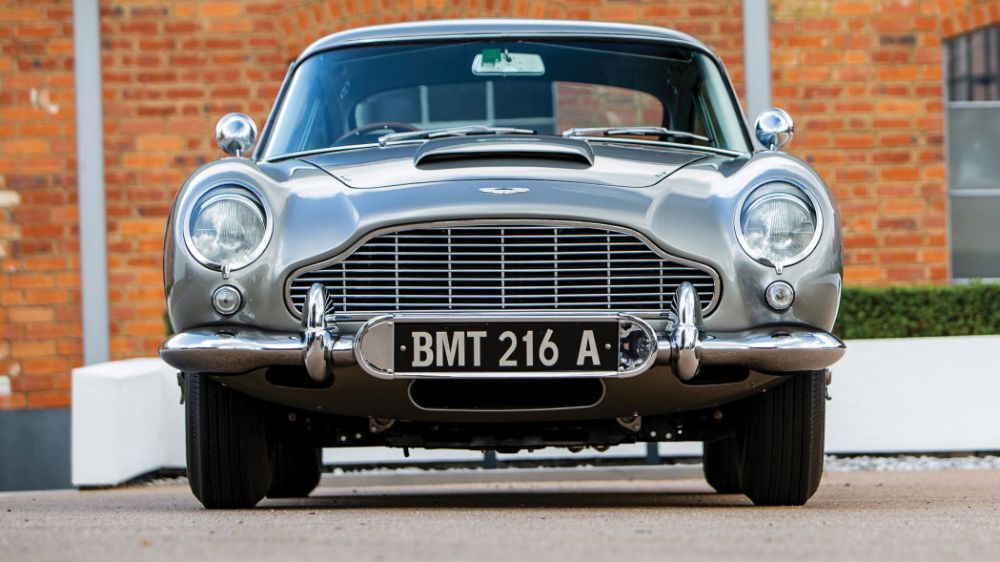 Mobil canggih James Bond ini akan dilelang, harganya fantastis