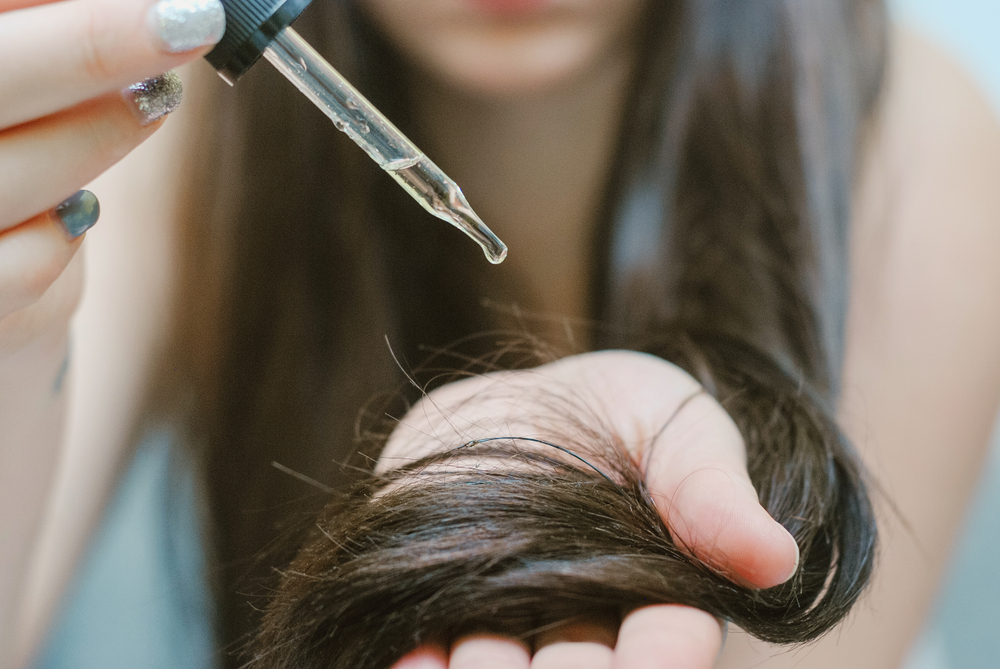 21 Cara atasi rambut  kering  bercabang  secara alami dan 
