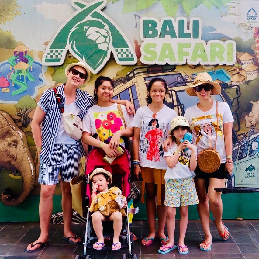 8 Potret mesra Ussy Sulistiawaty & Andhika di Bali, bak ABG kasmaran