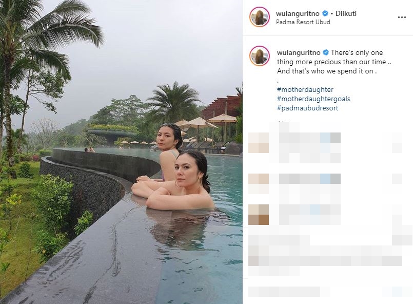 Unggahan Wulan Guritno bareng putrinya di kolam renang ini tuai pujian