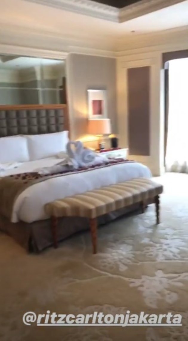 8 Potret kamar mewah Jessica Iskandar menginap di hari pertunangan
