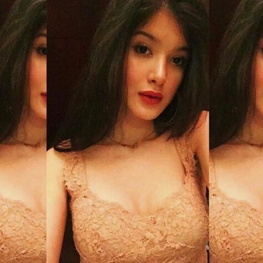 Masih usia belasan, 6 anak seleb Bollywood kerap pamer belahan dada