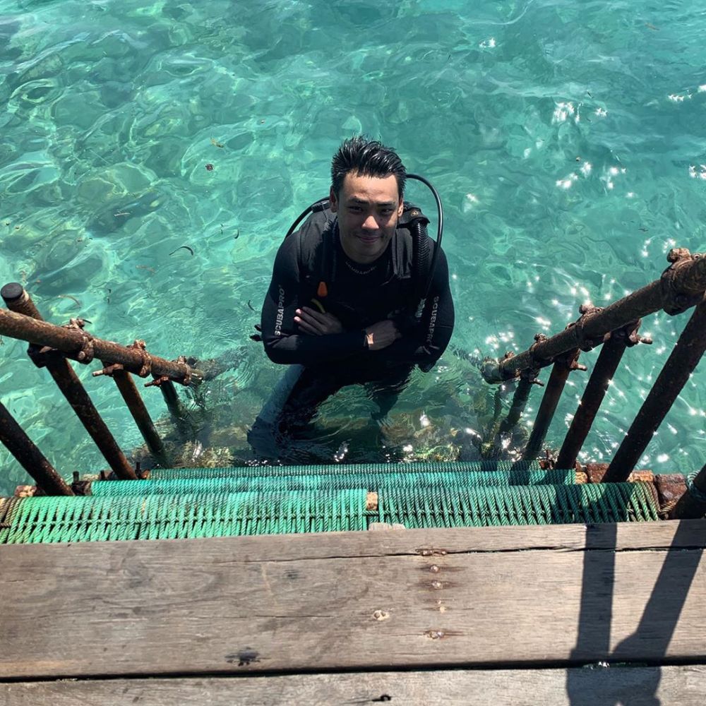 10 Potret Rob Clinton, caleg muda disebut dekat dengan Chelsea Islan