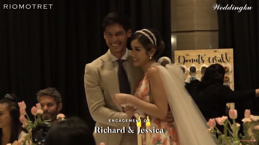 Tunangan, ini momen manis ciuman Jessica Iskandar & Richard Kyle