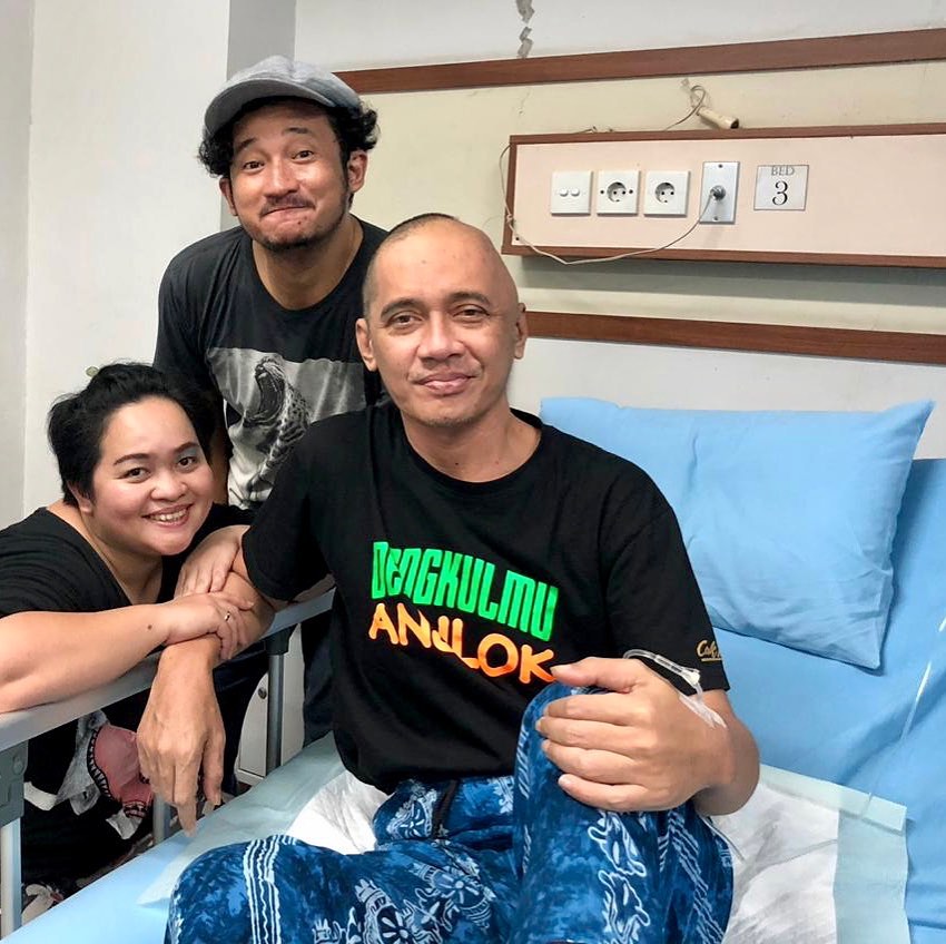 Kisah 5 seleb berjuang lawan kanker otak, terbaru Agung Hercules