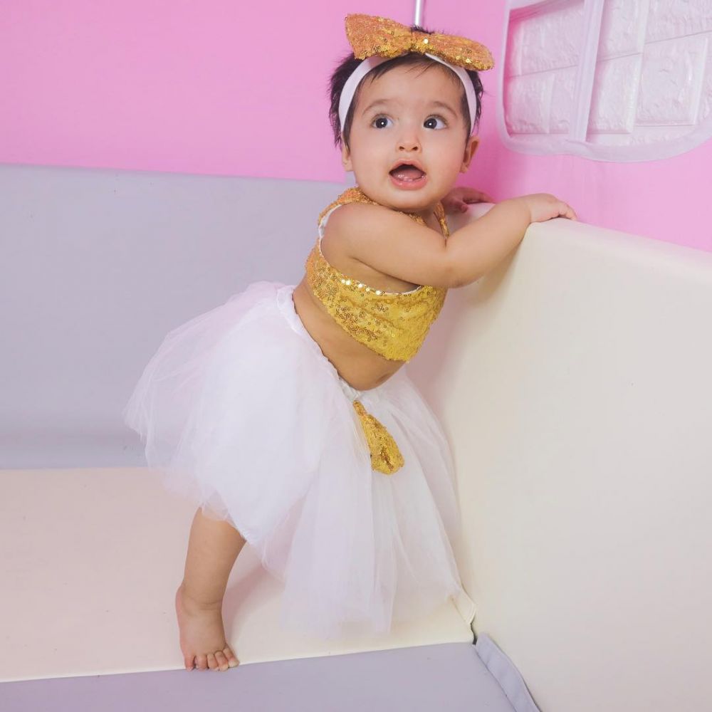 8 Potret keponakan Tasya Farasya ini imut abis, bak boneka hidup