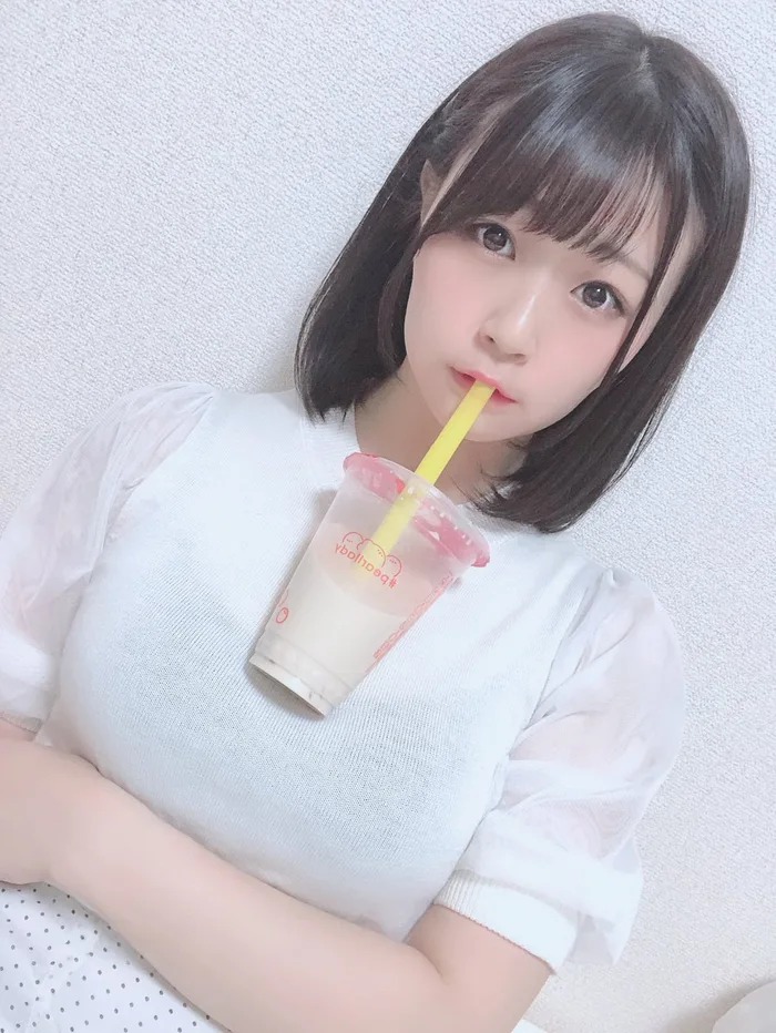 10 Potret handsfree bubble tea challenge ini bikin geleng kepala