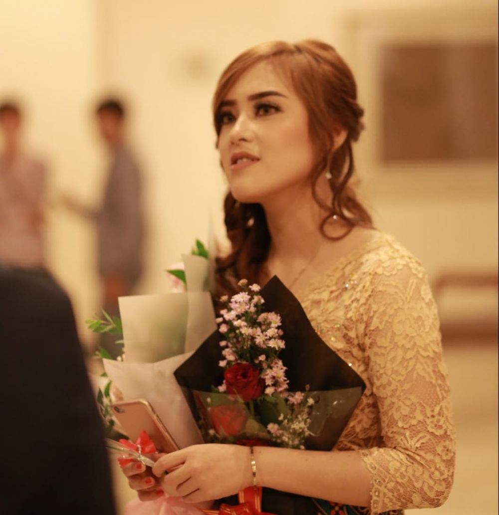 8 Potret Fani juara MasterChef bermakeup tebal ini manglingi abis