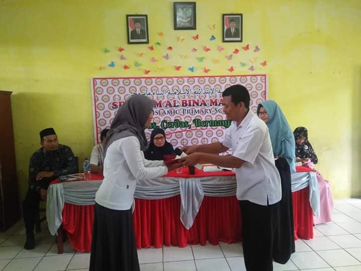 Kisah SD di Maluku kirim surat soal kelulusan ke ortu siswa, menyentuh