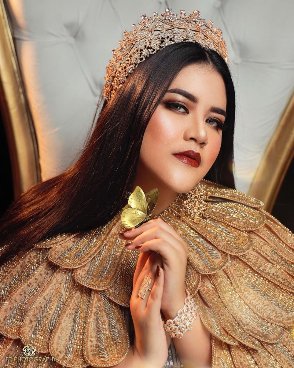 7 Gaya pemotretan Kahiyang Ayu yang disebut mirip Raisa