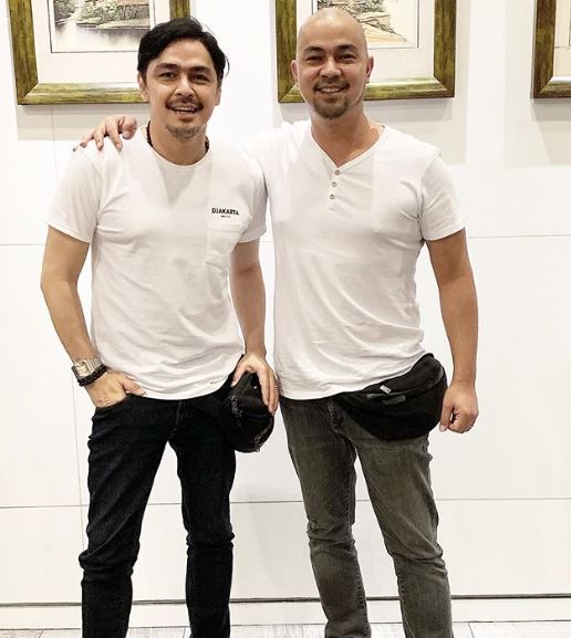 8 Potret kompak Thomas & Sultan Djorghi, kakak-adik yang awet muda