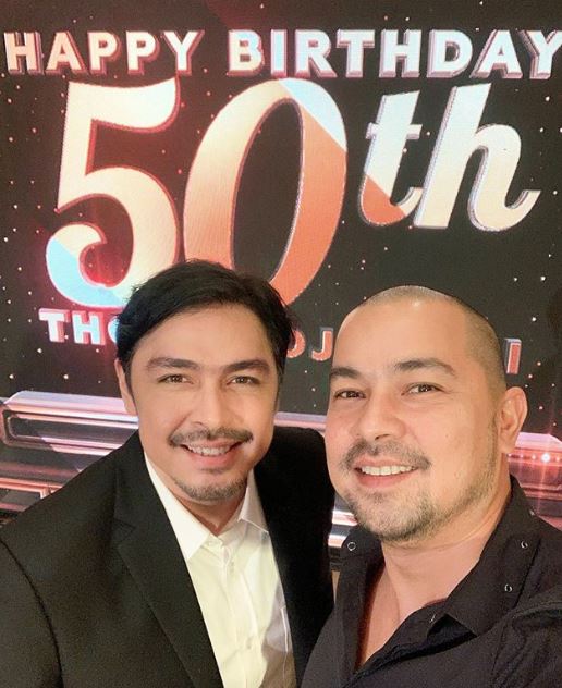 8 Potret kompak Thomas & Sultan Djorghi, kakak-adik yang awet muda