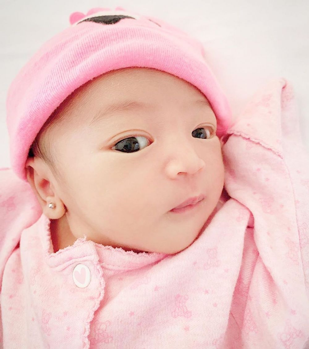 Masih bayi, anting telinga 6 anak seleb ini mencuri perhatian