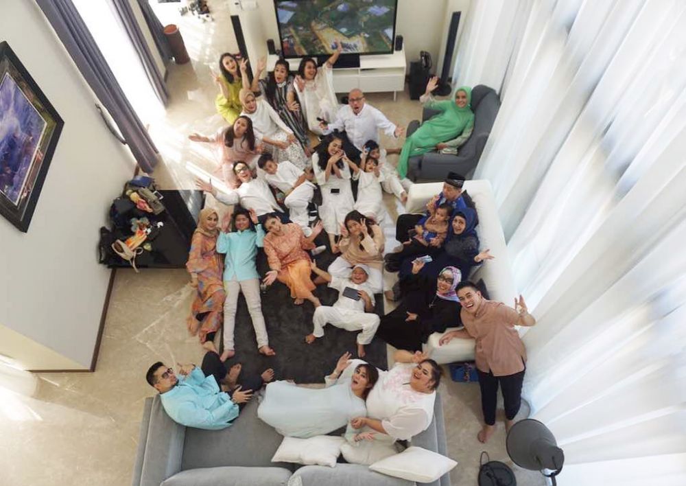 12 Potret sudut rumah Olla Ramlan & Aufar, nuansa putih elegan