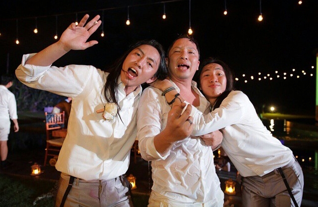 Jarang tersorot, ini 8 momen Ringgo Agus bareng adik kembarnya