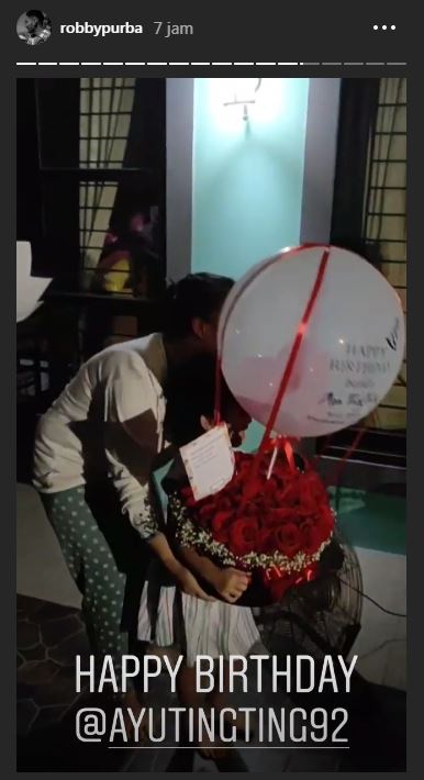 8 Momen ultah Ayu Ting Ting, meriah meski dirayakan di rumah