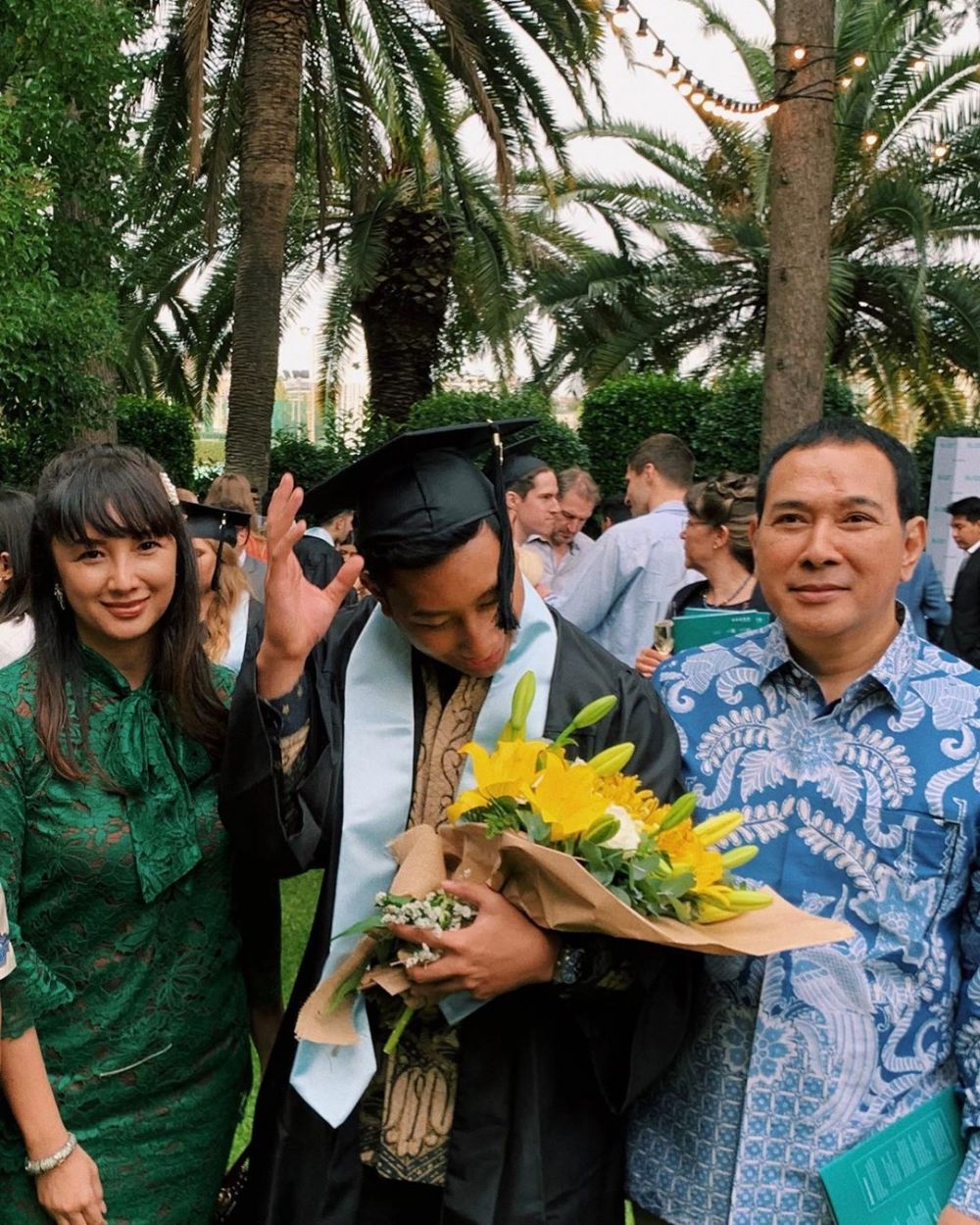 11 Momen bareng Tata Cahyani dan sang putra, bak sepasang kekasih