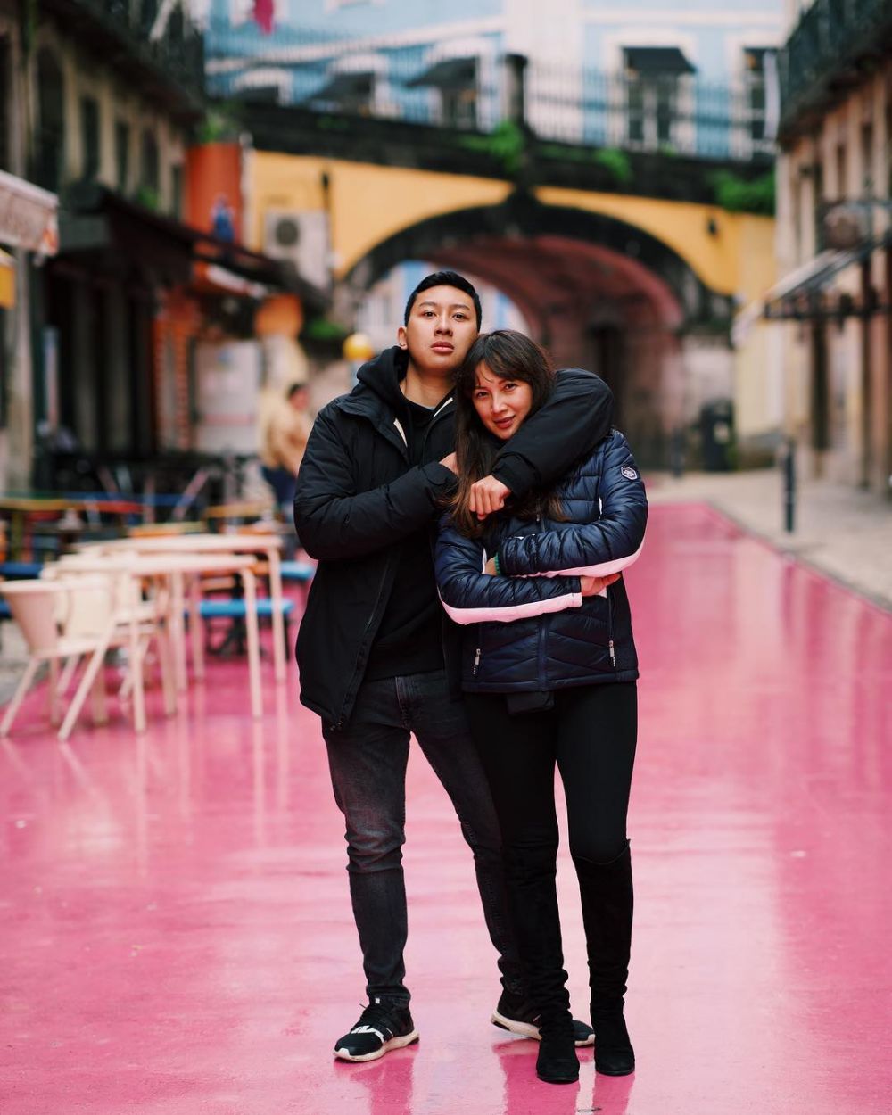 11 Momen bareng Tata Cahyani dan sang putra, bak sepasang kekasih