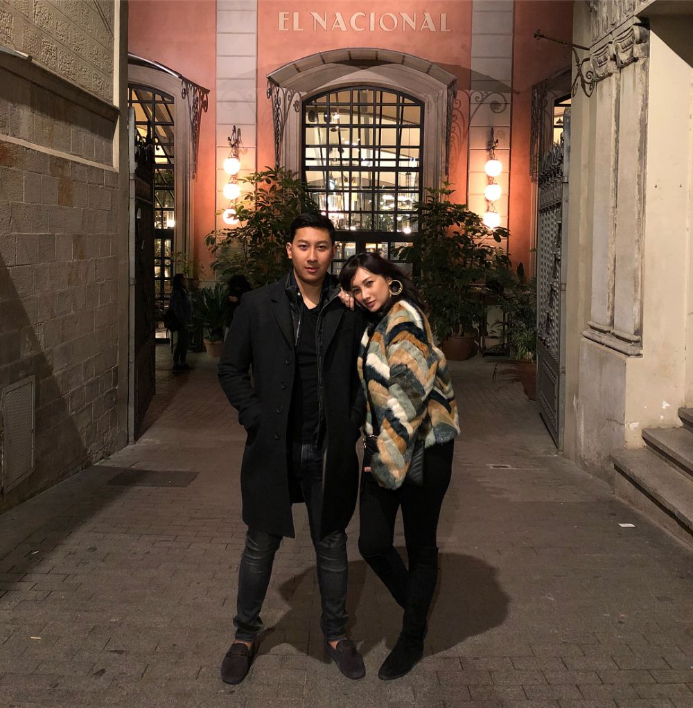 11 Momen bareng Tata Cahyani dan sang putra, bak sepasang kekasih