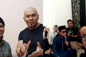 Ini video Deddy Corbuzier bersyahadat dibimbing Gus Miftah