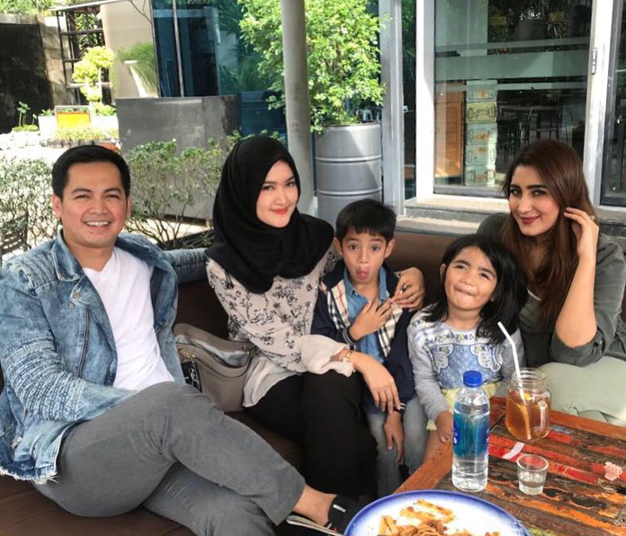 7 Momen akrab Tommy Kurniawan dan Tania Nadira ini banjir pujian