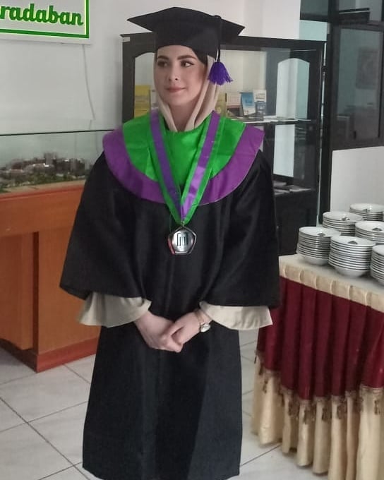 6 Momen kebahagiaan wisuda Arumi Bachsin, lulus dengan IPK 3,4