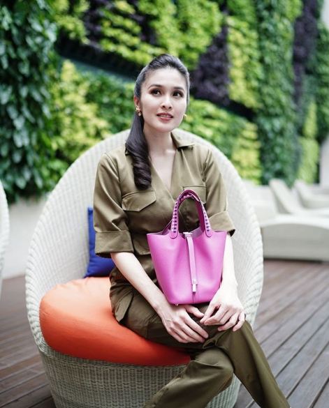 10 Gaya stylish Sandra Dewi saat hamil tua, kece maksimal