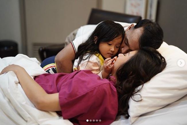 10 Potret kedekatan Thalia & Thania Onsu, kakak-adik yang bikin gemas