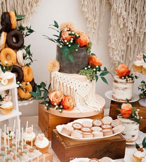 7 Momen tasyakuran kehamilan Rachel Vennya, Xabiru praktik salat