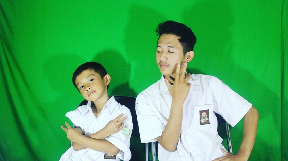 11 Potret Diwan & Fikri Fadlu, kakak beradik YouTuber yang viral