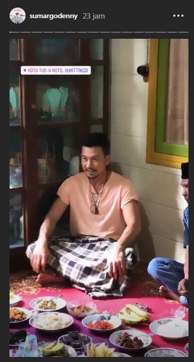 8 Momen Denny Sumargo raih gelar Datuk Minangkabau, tampil berpeci