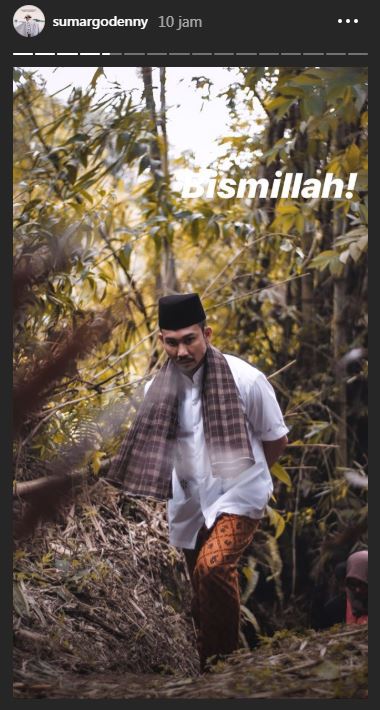 8 Momen Denny Sumargo raih gelar Datuk Minangkabau, tampil berpeci