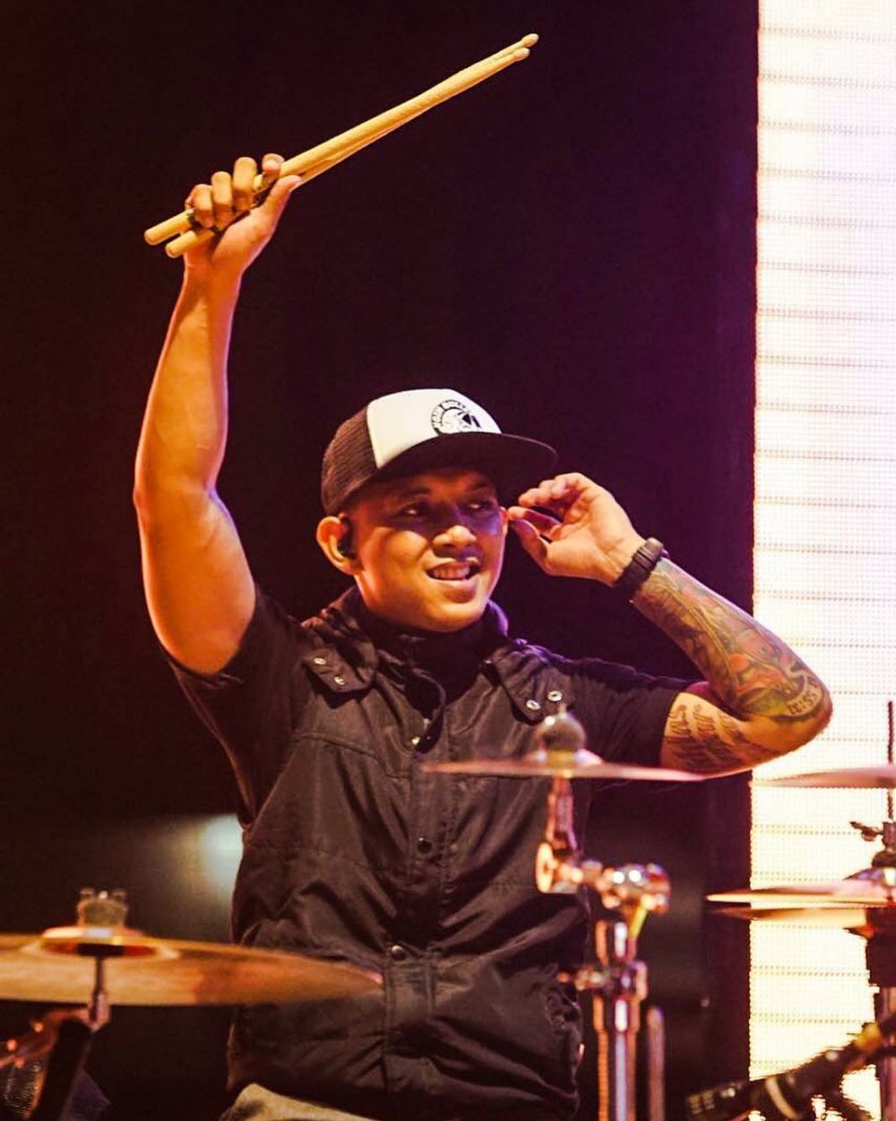 6 Seleb ini bisnis restoran burger, tak melulu kue