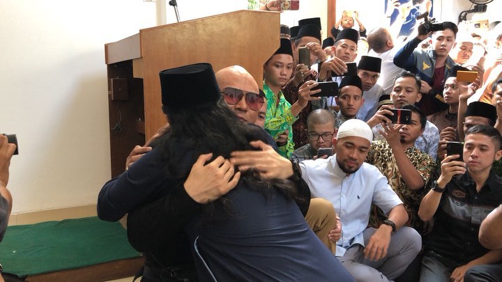 Mualaf, Deddy Corbuzier banjir ucapan selamat dari teman beda agama