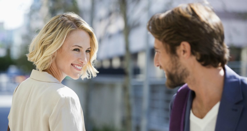 Suka pandangi pria tampan? Ini manfaatnya bagi otak menurut penelitian