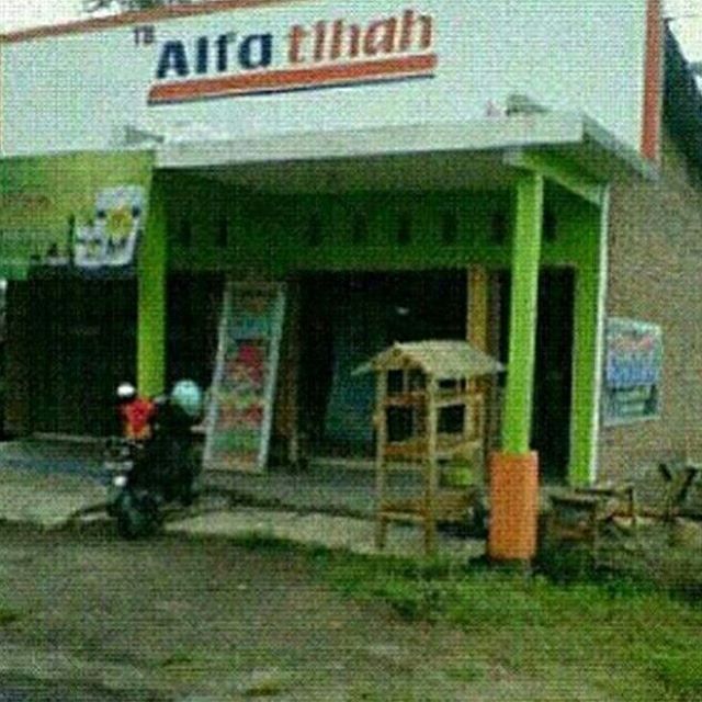 11 Pelesetan nama minimarket ini absurdnya mengundang senyum