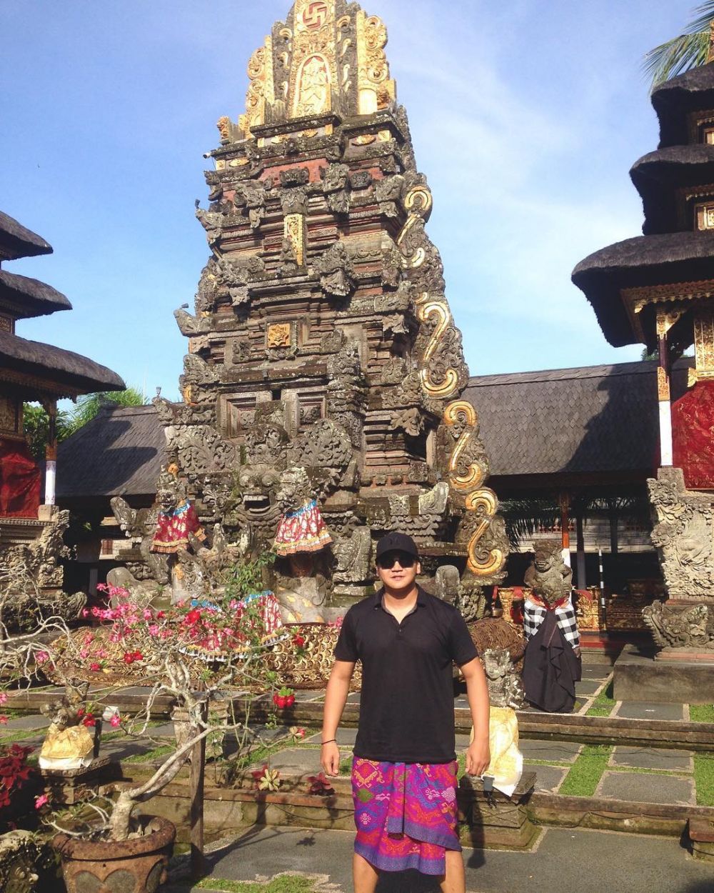 8 Potret Egat Sacawijaya, kekasih baru Kalina Oktarani