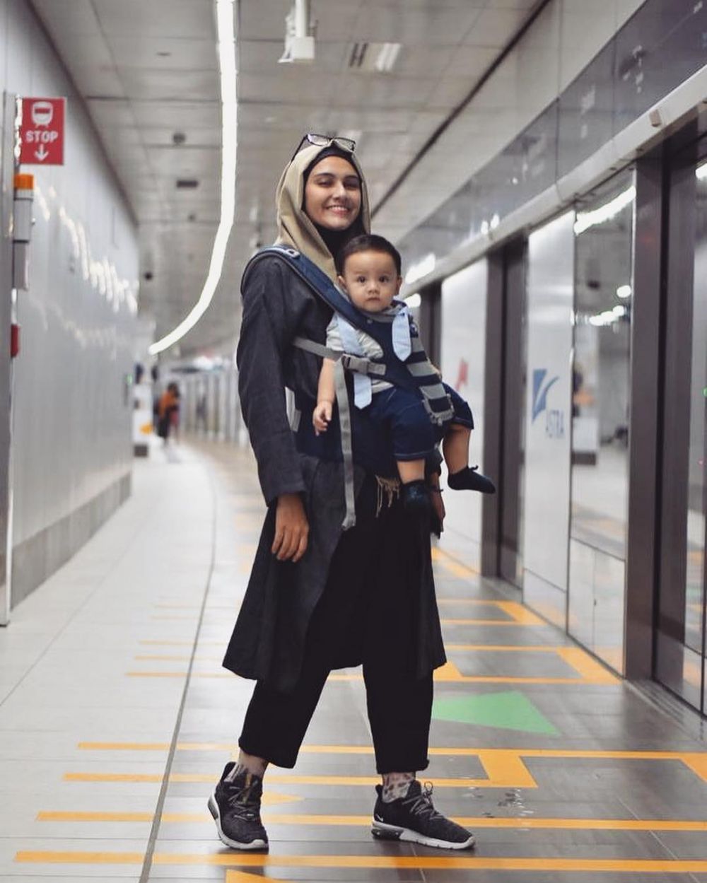 Putra 9 seleb ini berparas Arab, curi perhatian